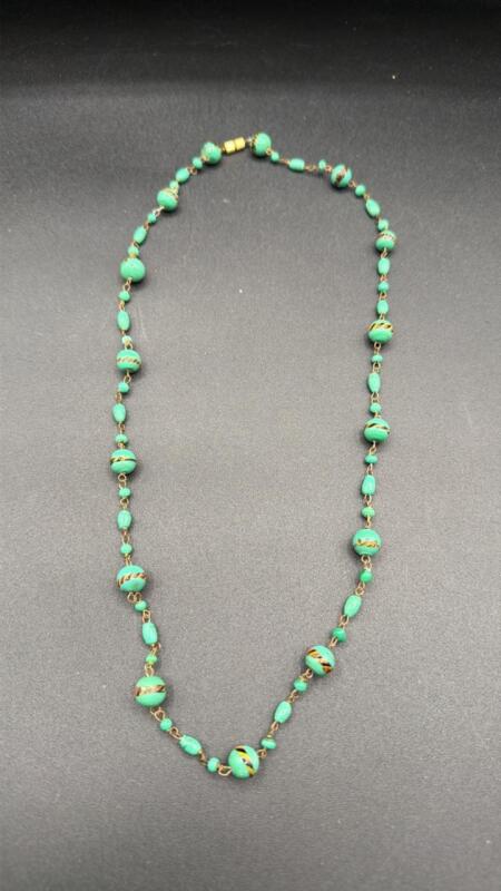 Art Deco Green Beaded Necklace