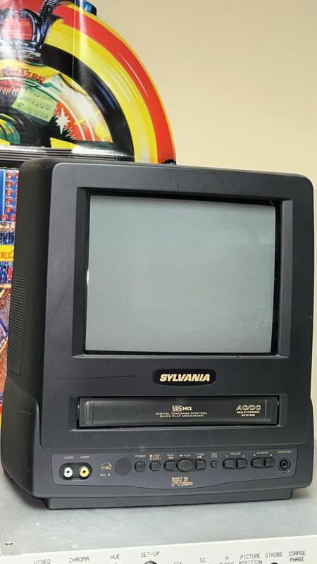Slyvania SSC091 CRT Television Combo 9&iuml;&iquest;&frac12;