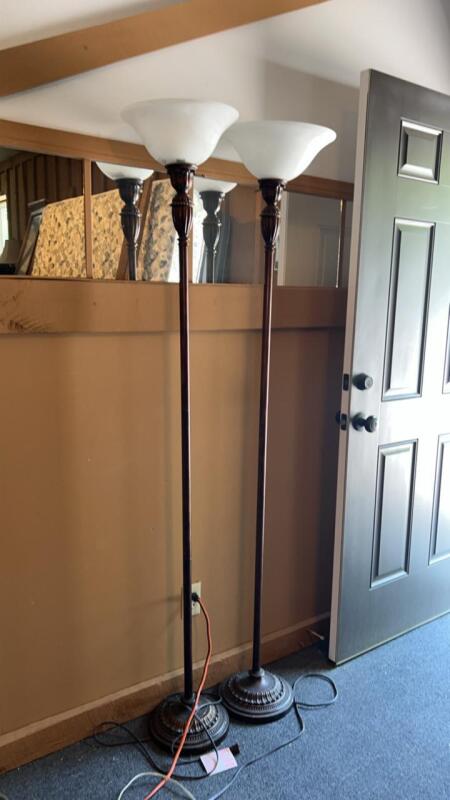 Floor lamps (2)