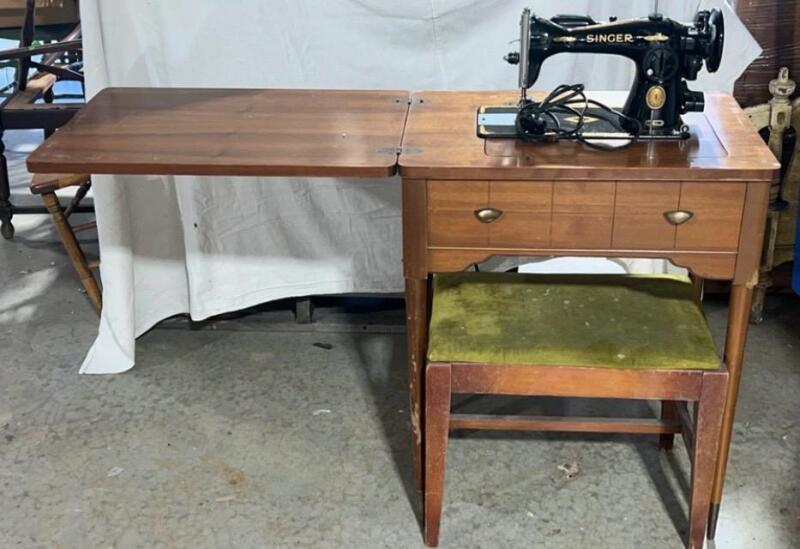 Vintage Singer Sewing Machine in Cabinet w/ Stool