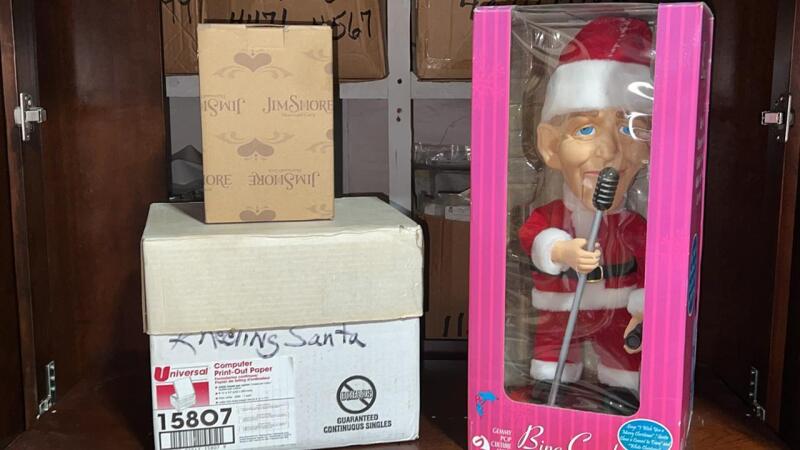 Bing Crosby Collector&iuml;&iquest;&frac12;s Edition Animated Figure & Christmas Decor