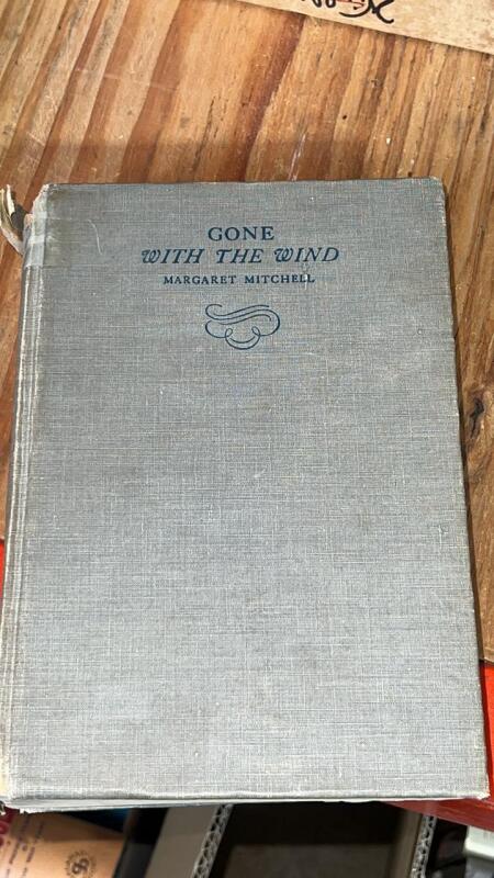 Vintage &iuml;&iquest;&frac12;Gone With The Wind&iuml;&iquest;&frac12; by Margaret Mitchell