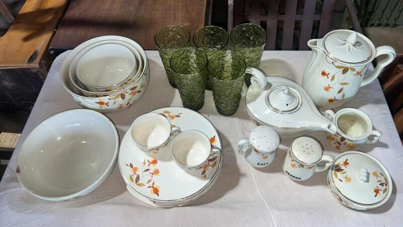 Hall&iuml;&iquest;&frac12;s Superior Kitchenware & Green Glasses