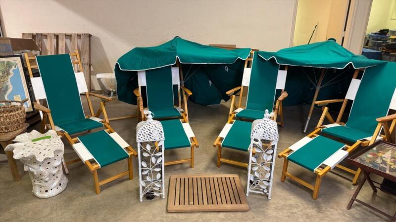 Beach Set (4) Chairs (1) Umbrella
