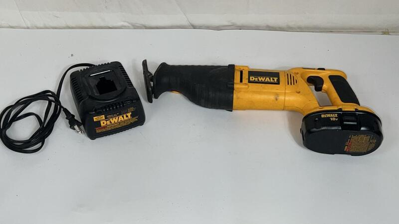 DeWalt Cordless Reciprocating Saw w/ Battery & Charger