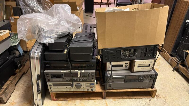 Pallet of Electronics