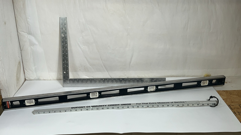 Carpenter Square, Level & Ruler