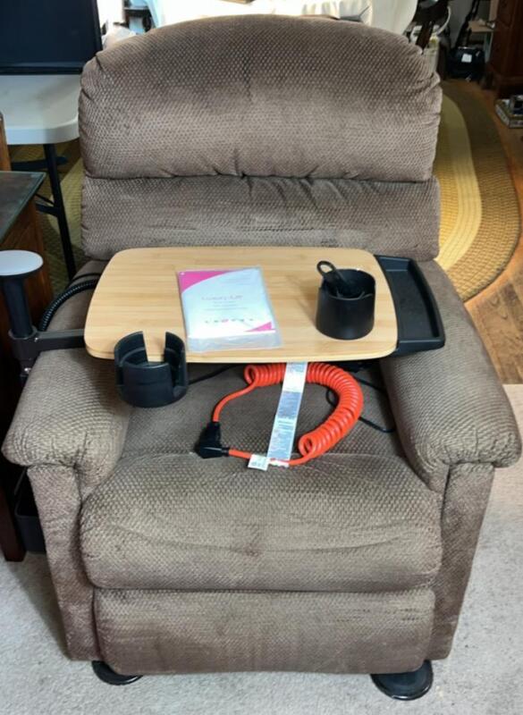 LA-Z-BOY Luxury Lift Power Recliner