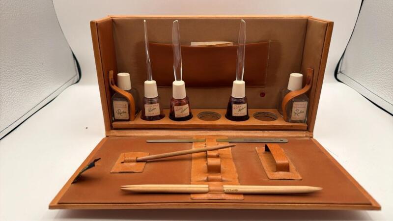 Vintage Fingernail Polish Kit