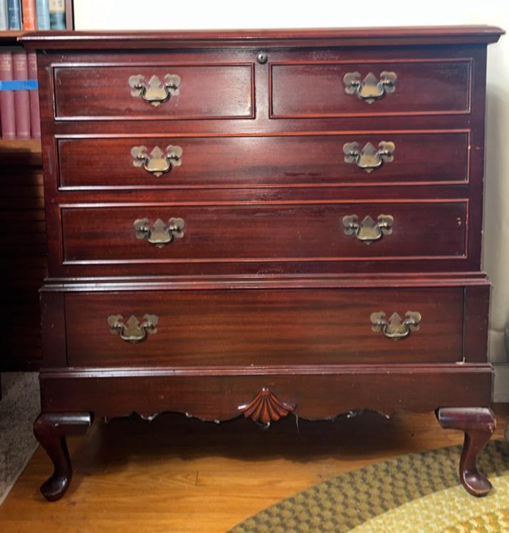 Lane Queen Anne Style Cedar Trunk