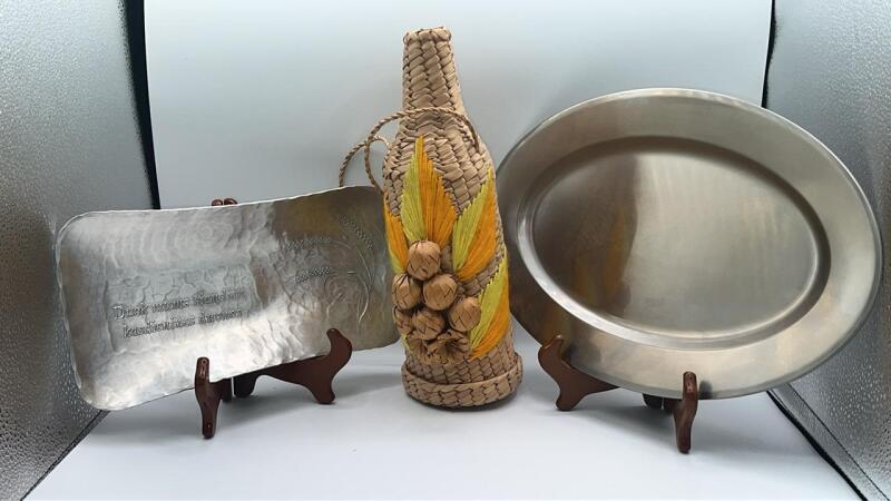 Woven Straw Wine Carrier, Hammered Aluminum Tray & Stainless Serving Tray