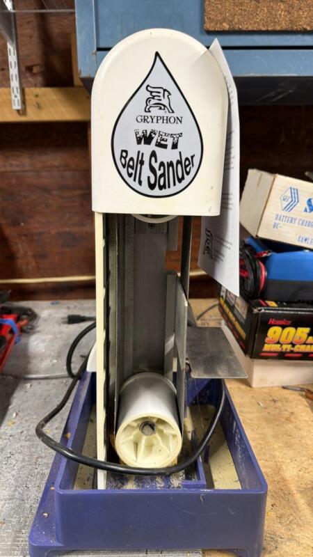 Wet belt sander