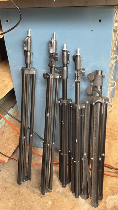 (5) Tripods