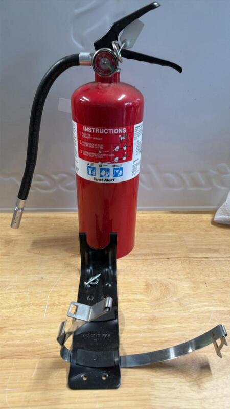 Fire extinguisher, and hanging bracket