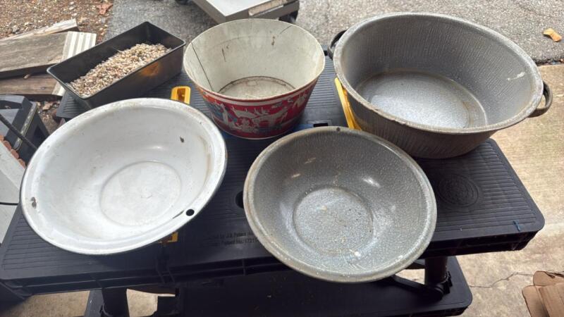 Enamel ware bowls