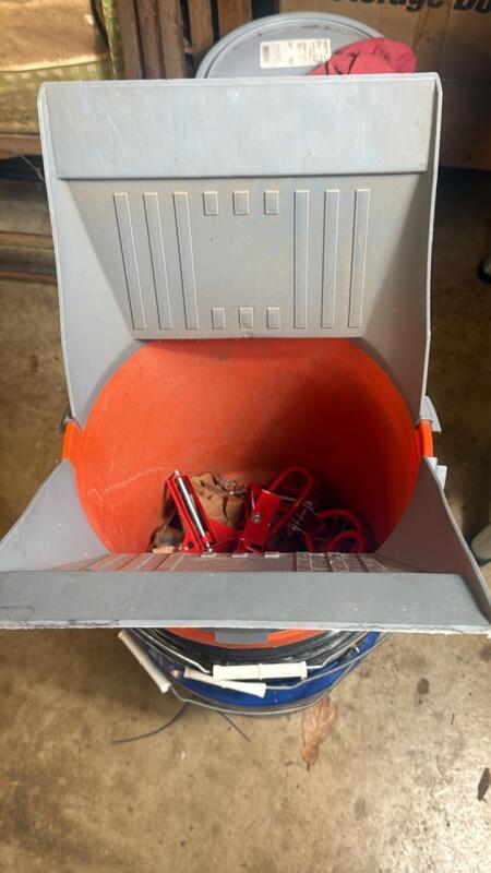 Paint buckets and brackets