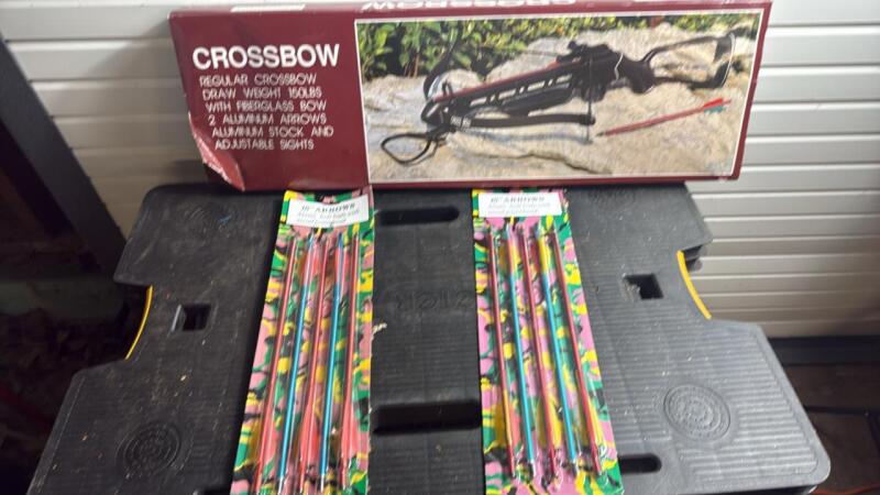 New in box Crossbow 12 arrows