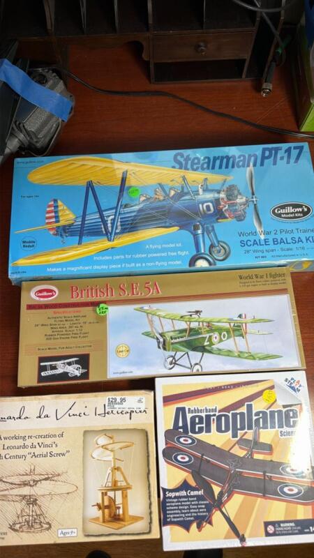 (4) airplane model kits