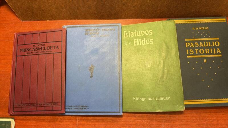 Lithuanian books, including the Prince and Popper