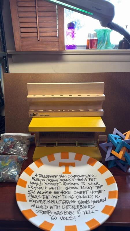 Bird feeder Tennessee fan plate paper, orb decorative rocks tool organizer