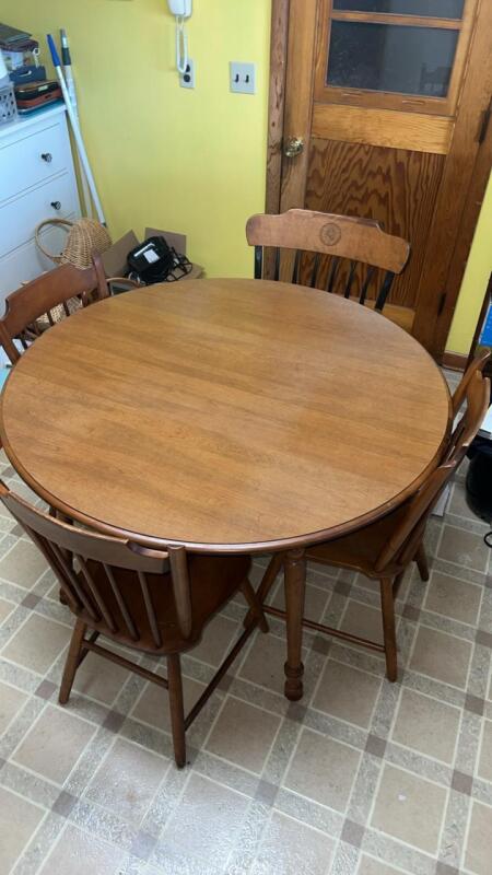 Round wooden kitchen table & chairs