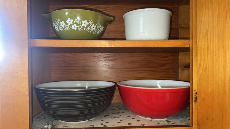 Vintage Pyrex Mixing Bowls (3) & Milk Glass Mixing Bowl