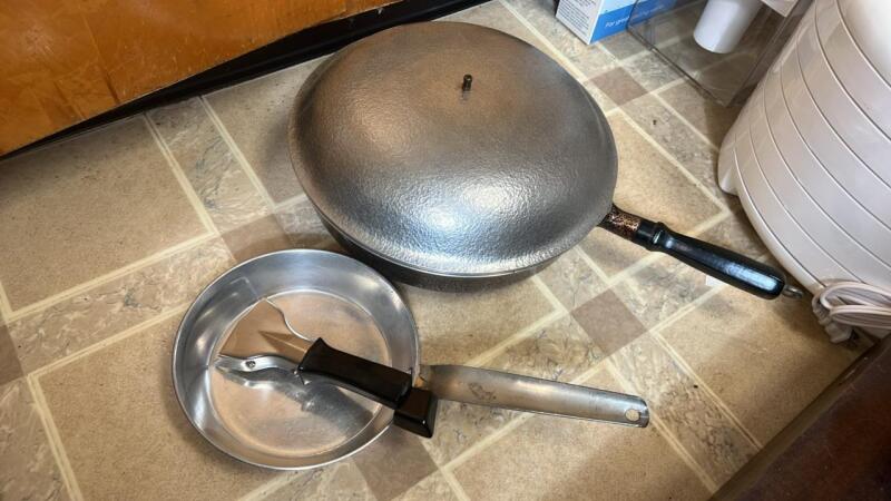 Vintage Club Aluminum Skillet w/ Hammered Finish Lid