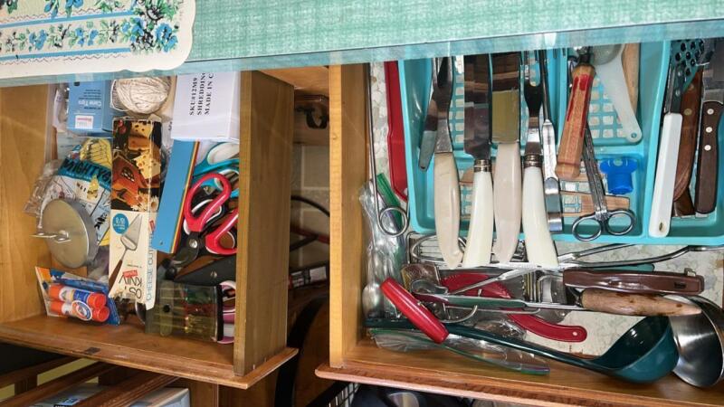 Kitchen Drawer Contents (2)