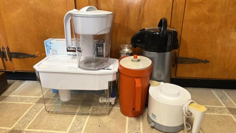 Brita Water Pitchers, Water Filters, Thermos, Tupperware Pitcher & Decanter