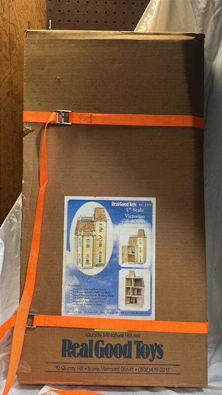 Real Good Toys Victorian Townhouse kit model J-818