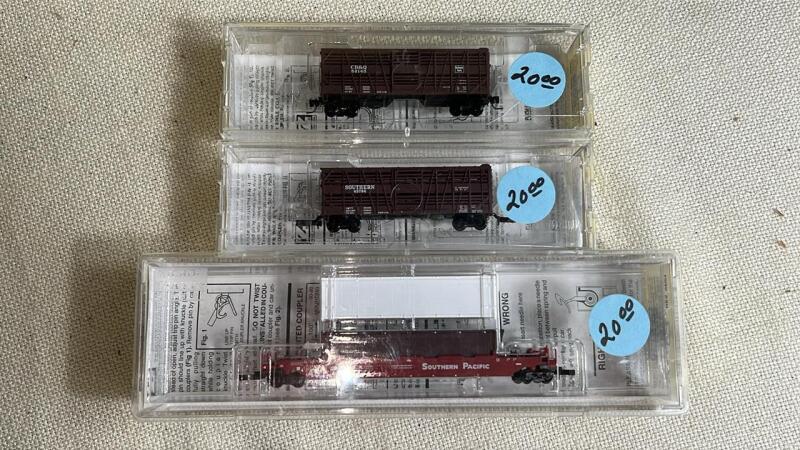 Micro-Trains Line Z Scale model train cars