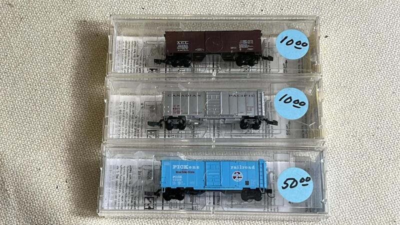 Micro-Trains Line Z Scale model train cars