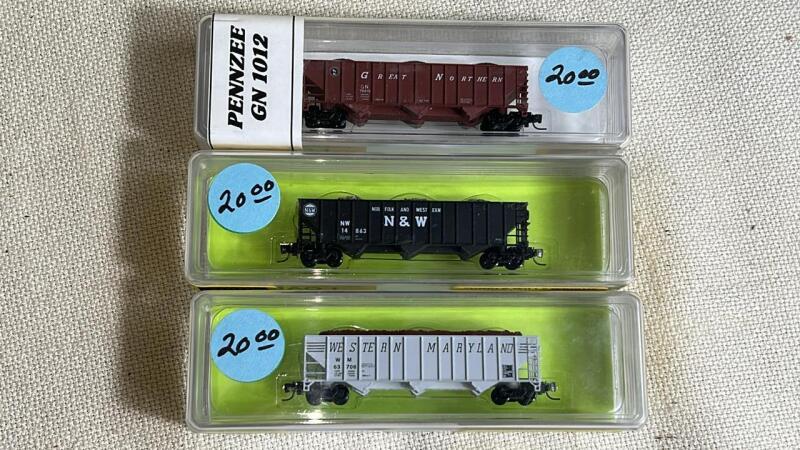 Pennzee Z Scale Hopper Cars