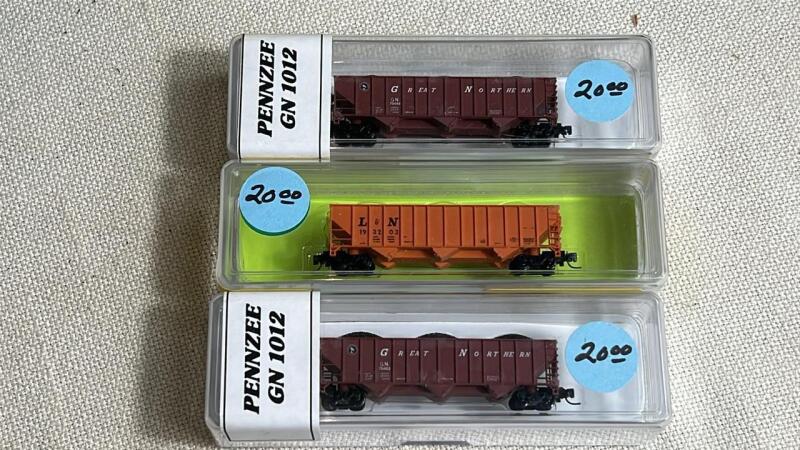 Pennzee Z Scale Hopper Cars