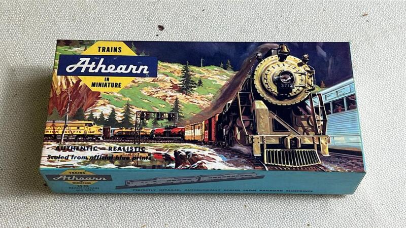 Athearn Blue Box HO scale model 40-foot refrigerator car kit featuring the Old Dutch Cleanser livery 7485