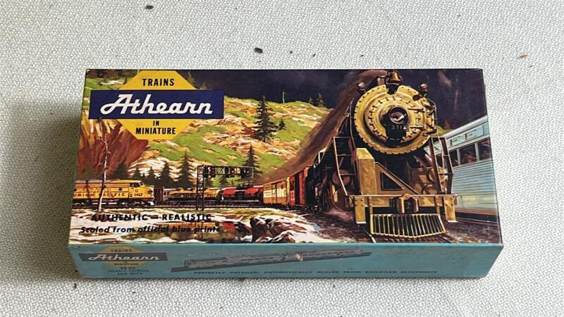 Athearn Blue Box HO scale model 40' Swift Premium Ham wood refrigerator car 21043