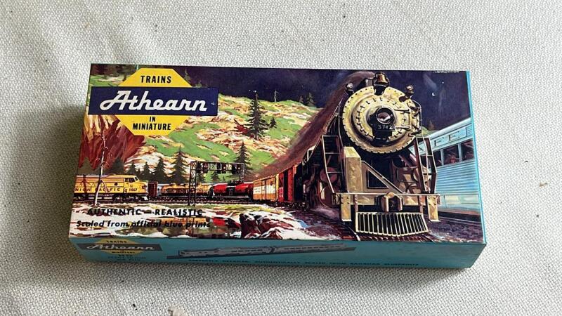 Athearn Blue Box HO scale model Chattanooga Central 40' Box Car kit 198402