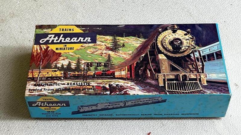 Athearn Blue Box HO scale model Chattanooga Central 40' box car model kit 198402