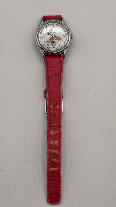 Minnie mouse wristwatch
