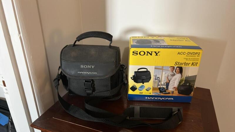Sony Handycam DCR-DVD105 camcorder & Sony Handycam ACC-DVDP2 Starter Kit